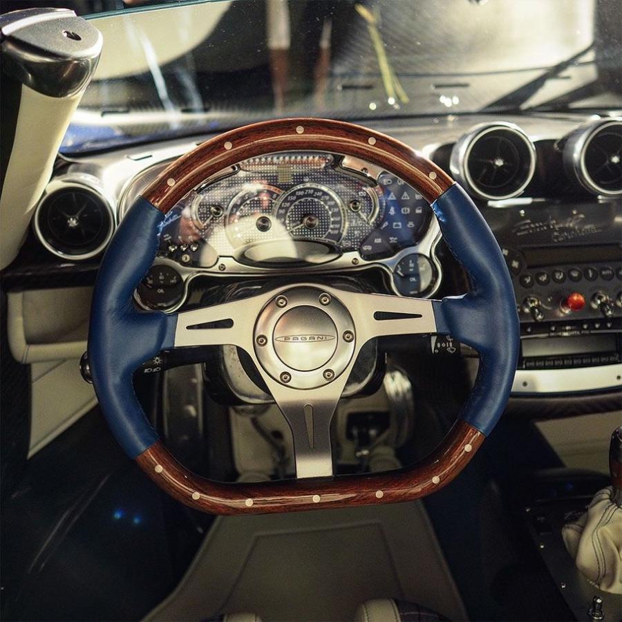 Панель приборов Pagani Zonda HP Barchetta (76134) 2017 года  (фото 4 из 19)